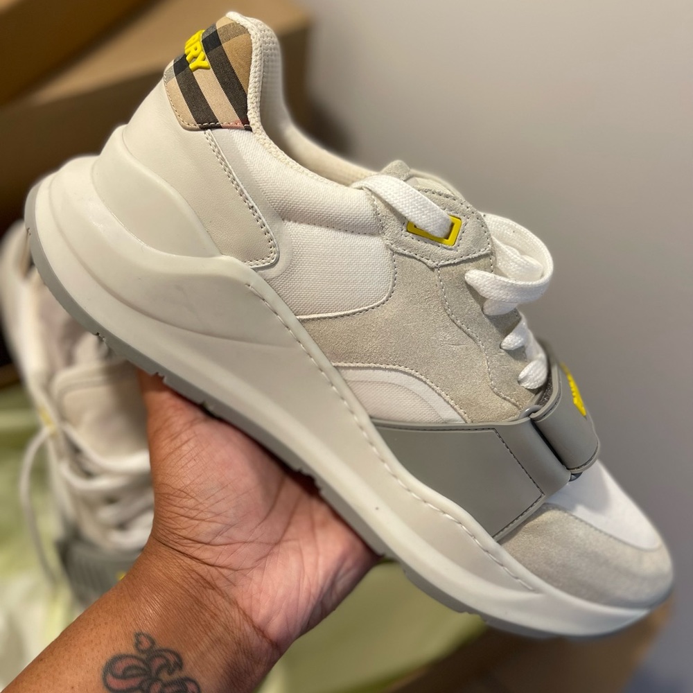 COPY - Burberry Sneakers Size 43 (US 10) Amazing Condition | WORN ONCE 🔥 - Picture 3 of 12